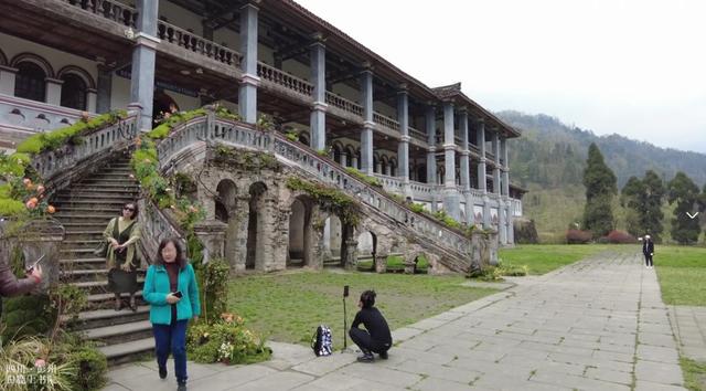 四川彭州神学院校址，欧式风格古色古香，位置虽偏游客却不少(图3)